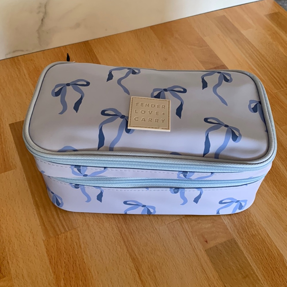 Blue Bow Travel Organizer